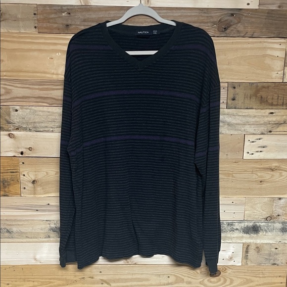Nautica size XXL Black Charcoal & Purple V-Neck Super Soft Lightweight Sweater